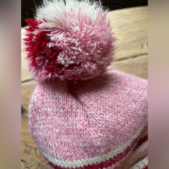 Roots Canada Kids Winter Knit Insulated Hat with PomPom - Picture 9 of 11